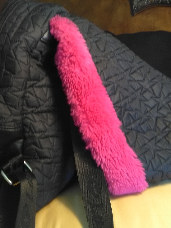 GREAT COND. FUN BETSY JOHNSON Quilted Backpack PINK ATTCHED FAUX FUR HOODIE main image 4